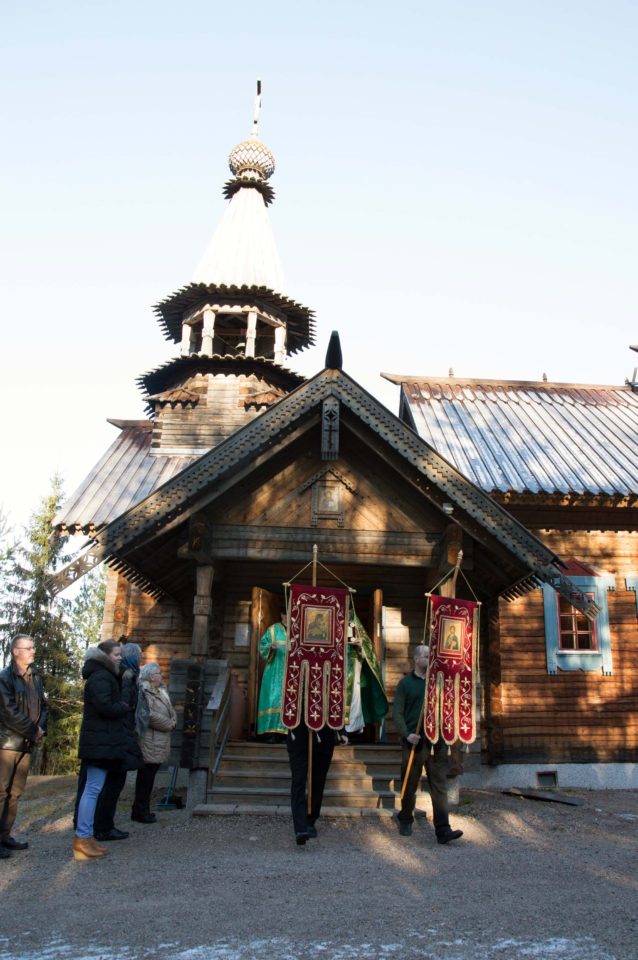Klaukkalan kirkko ulkoa