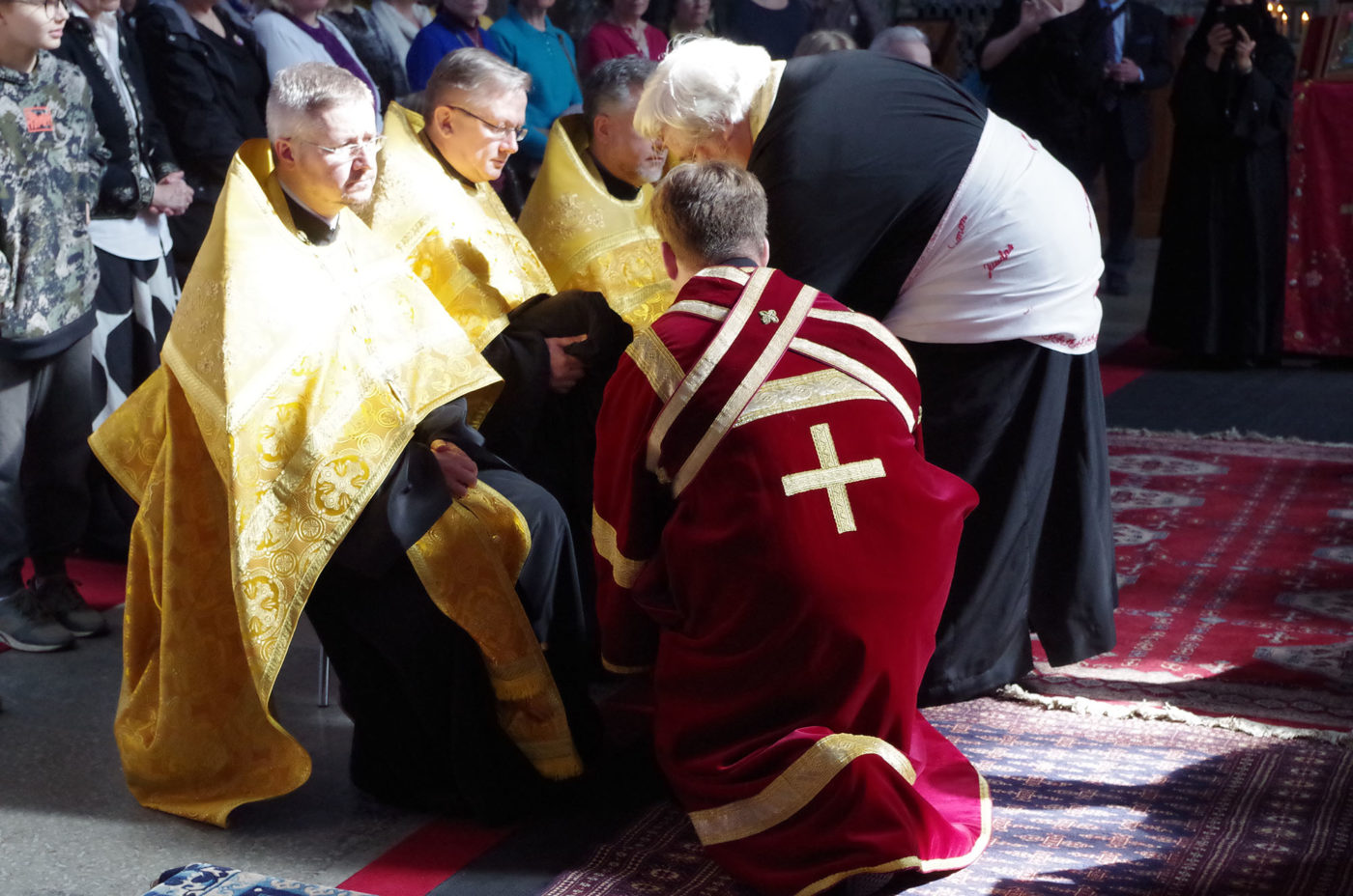 palvelus — Helsingin ortodoksinen seurakunta
